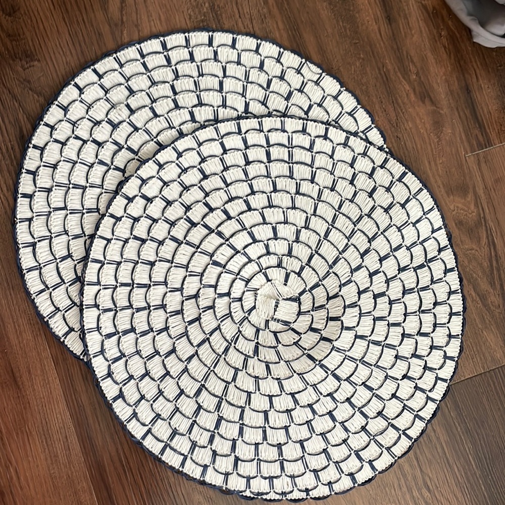 Set of 2 Decorative Mats